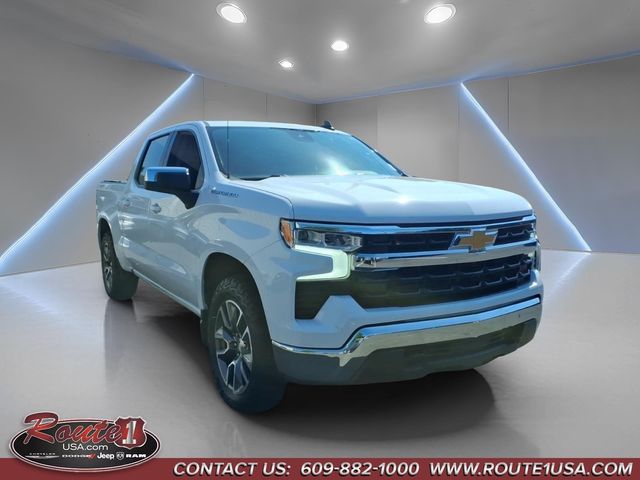 Summit White 2022 Chevrolet Silverado 1500 Pickup Truck Four-Wheel Drive 8-Speed Automatic