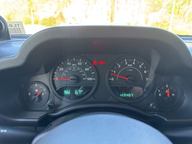 Used 2008 Black Jeep X image 23