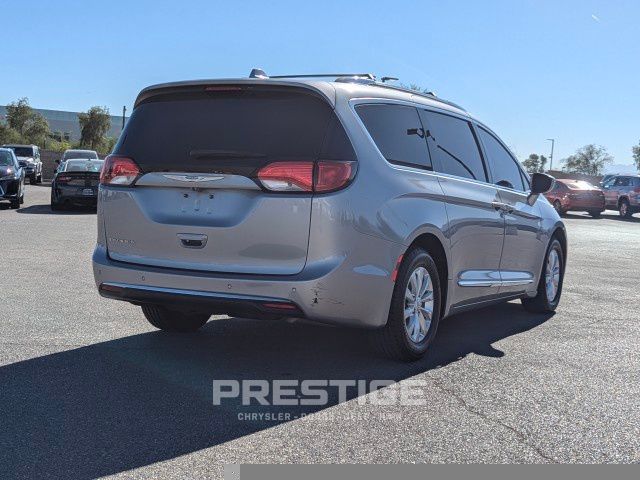 2019 Chrysler Pacifica Touring L 6