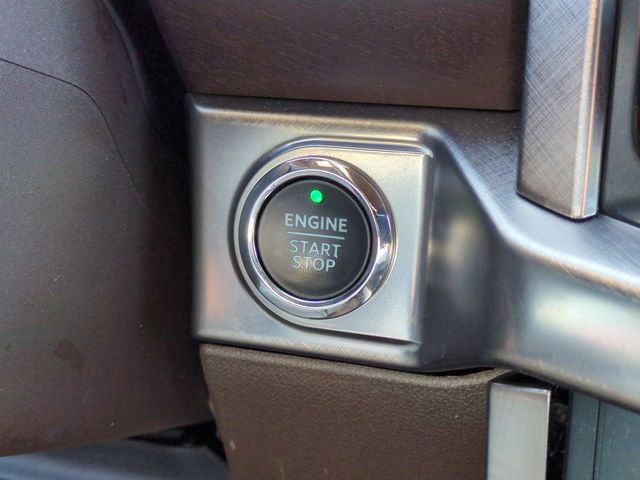 Used 2023  Ford King Ranch image 27