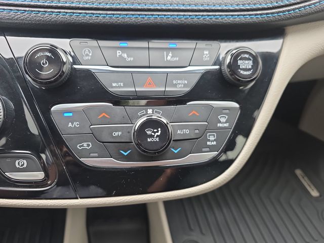 Used 2021 Bright White Clearcoat Chrysler Touring L image 25