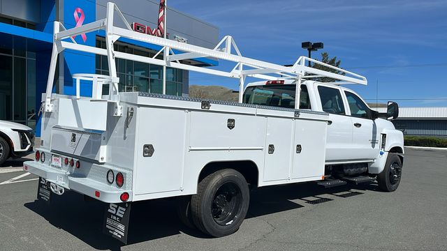 2024 Chevrolet Silverado 5500HD Work Truck 2