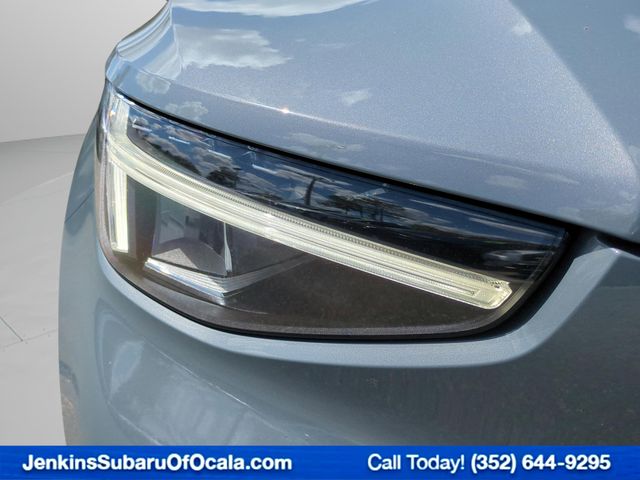 2023 Volvo XC40 B5 Plus Bright Theme AWD