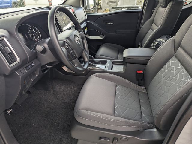 2025 Nissan Frontier SV photo