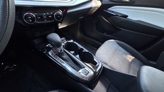 Used 2025 White Chevrolet LT image 15