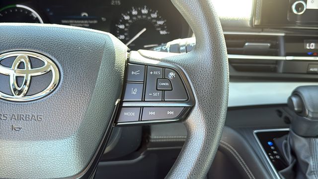 Used 2025 Toyota Sienna Van