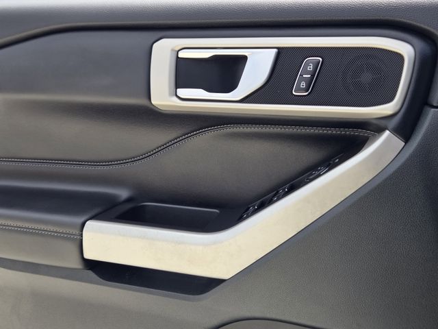 2023 Agate Black Metallic Ford Explorer XLT RWD SUV
