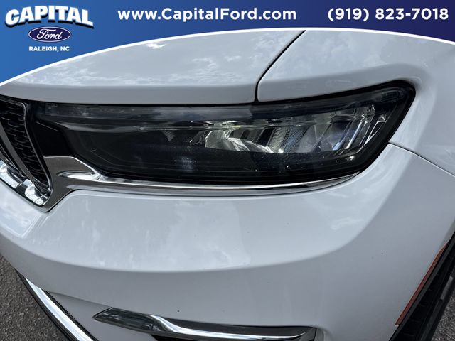 Used 2022 White Jeep Limited image 11