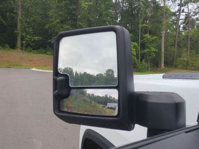 Used 2023 White Chevrolet Custom image 18