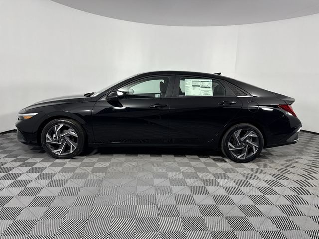 New 2025 Hyundai Elantra Hybrid For Sale in Indianapolis, IN