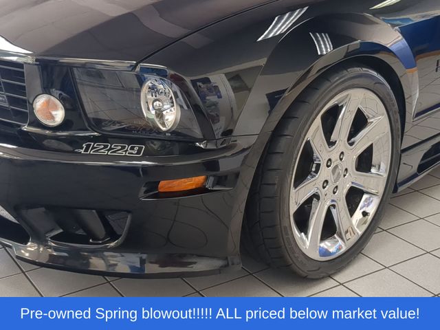 Used 2005 Black Ford GT Premium image 13
