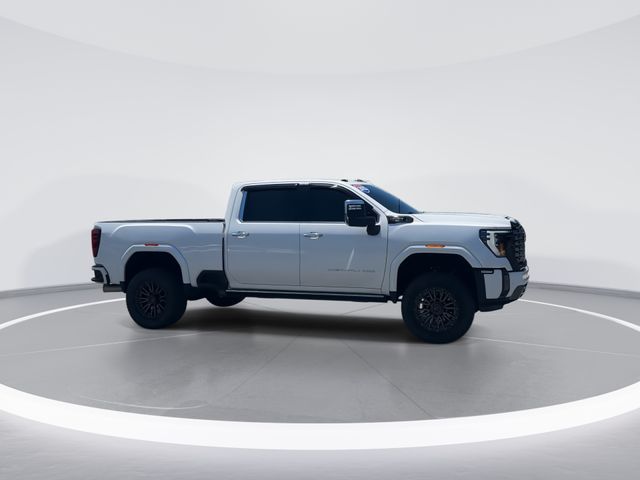 Used 2025 White GMC Denali Ultimate image 2