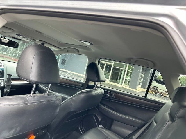 Used 2016 Silver Subaru 2.5i image 16