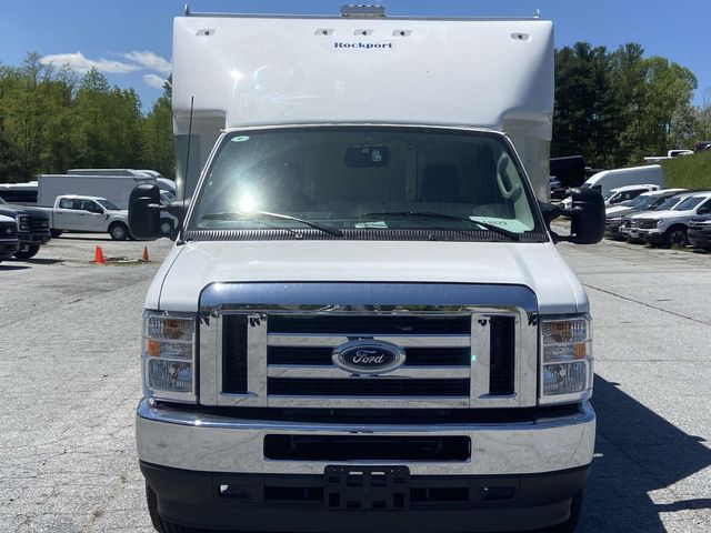 2025 Ford E-450SD Base 8