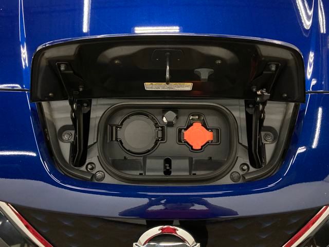 2022 Nissan LEAF S