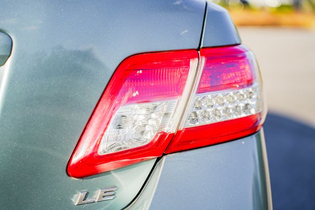 2011 Toyota Camry LE 12