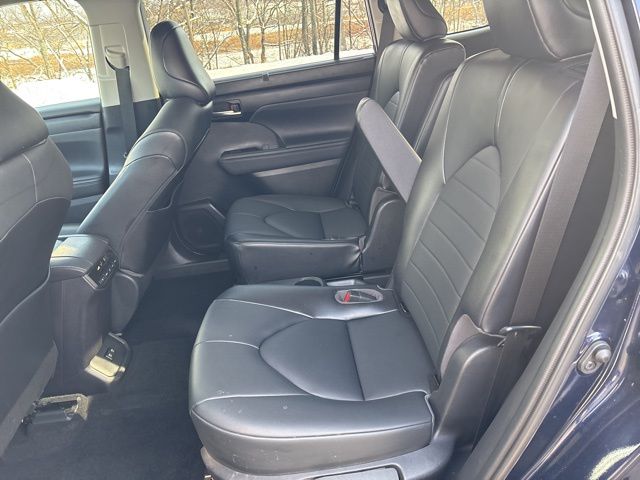 used 2021 Toyota Highlander Hybrid car, priced at $29,699