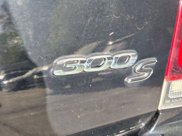 Used 2018 Black Chrysler S image 34