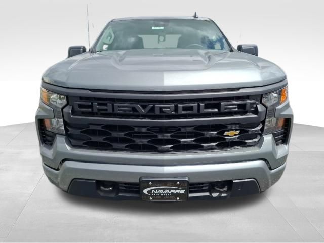 2026 Chevrolet Silverado 1500 Custom — photo 2