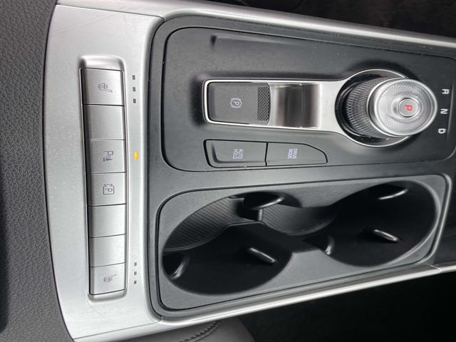 Used 2026 Kia Carnival Hybrid Van