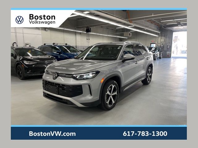 Pyrite Silver Metallic 2025 Volkswagen Tiguan SE 4Motion SUV / Crossover All-Wheel Drive 8-Speed Automatic