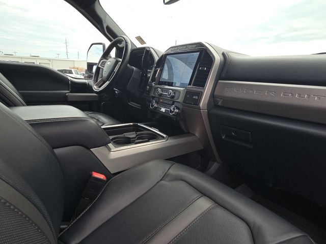 2022 Ford F-250SD Platinum:B01968