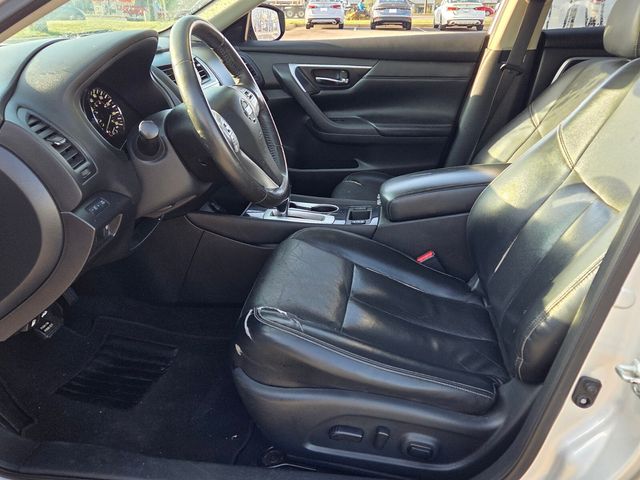 Used 2018 Silver Nissan 2.5 SL image 5