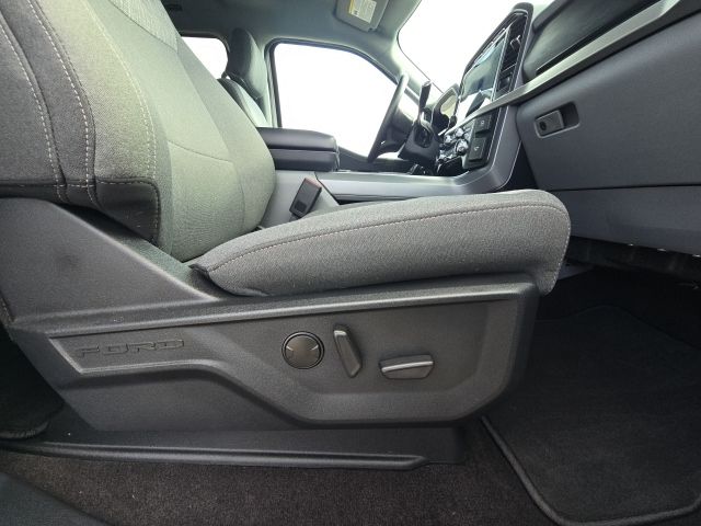 2022 Ford F-150 XLT:B02060