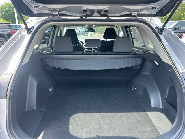 2024 Toyota RAV4 XLE - Photo 10