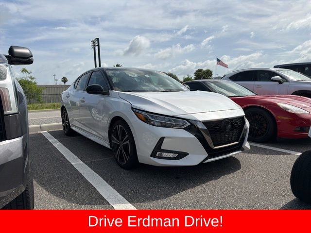 2022 Nissan Sentra SR CVT's photo