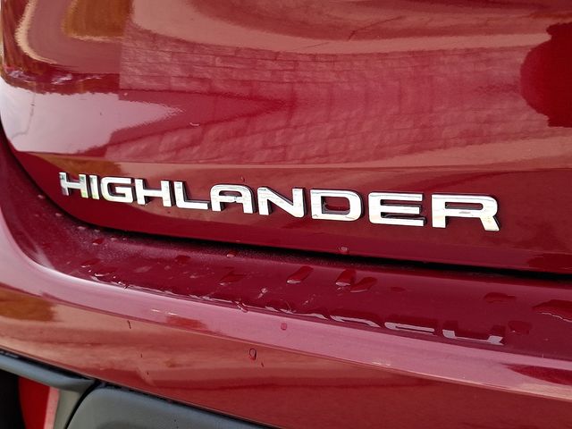 2024 Toyota Highlander LE - Photo 30