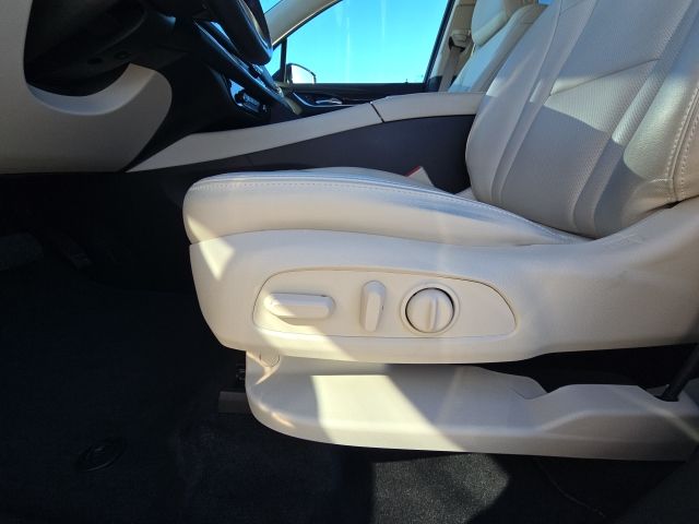 2023 Buick Enclave Essence:C02531