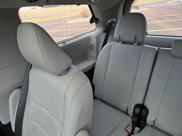 2019 Toyota Sienna XLE Auto Access Seat