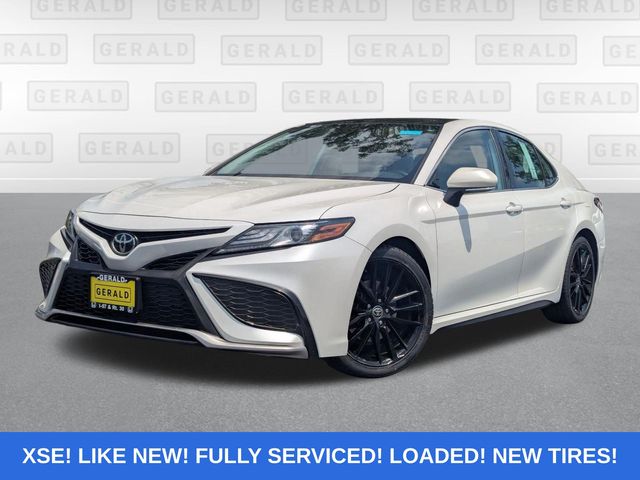 White 2022 Toyota Camry Sedan Front-Wheel Drive 8-Speed Automatic