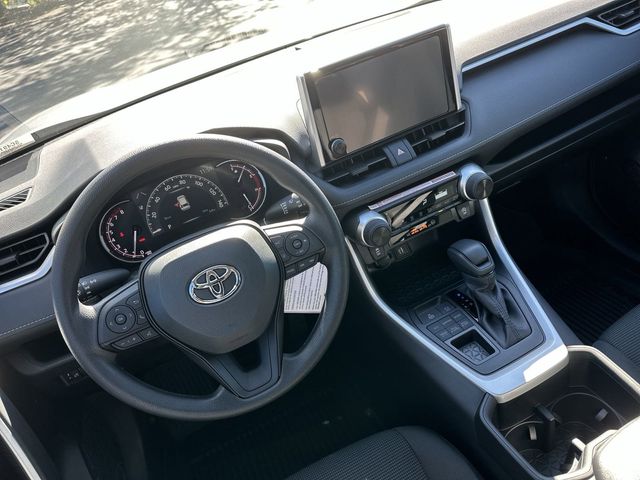 2025 Toyota RAV4 LE 13