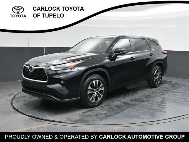 Midnight Black Metallic 2023 Toyota Highlander SUV / Crossover Front-Wheel Drive 8-Speed Automatic