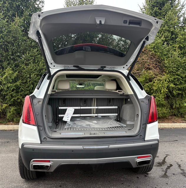 View vehicle photo 6