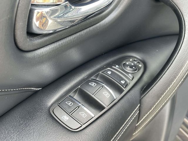 Used 2022 Gray INFINITI Premium Select image 18