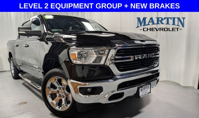 Diamond Black Crystal Pearlcoat 2019 RAM 1500 Pickup Truck Four-Wheel Drive 8-Speed Automatic