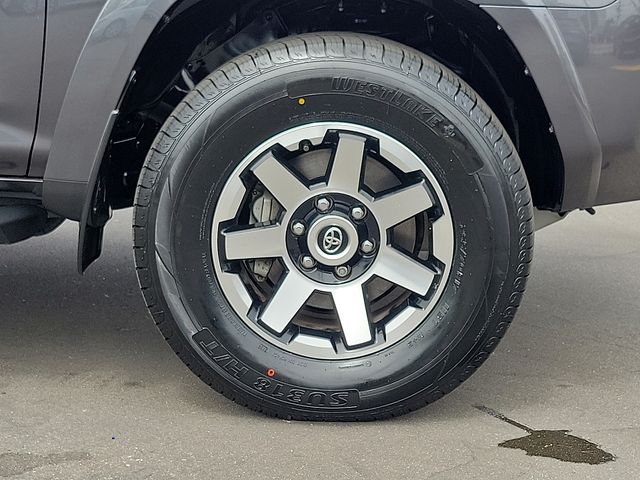 2023 Toyota 4Runner TRD Off-Road photo
