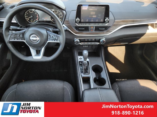 Used 2025 Nissan Altima Sedan
