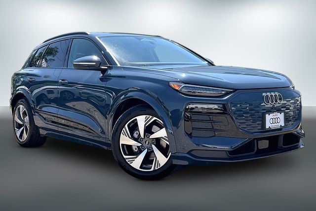  2025 Audi Q6 e-tron quattro Prestige   