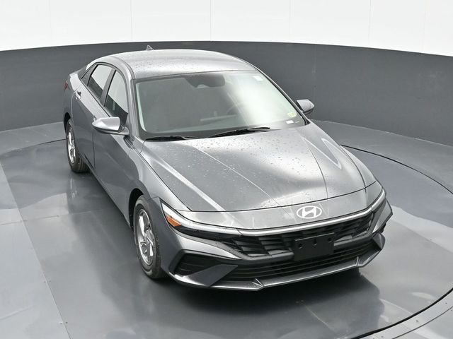 2025 Hyundai Elantra SE 20