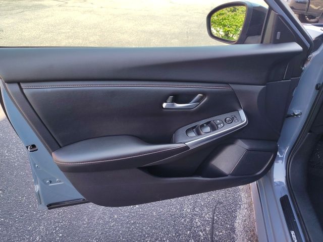 Used 2025 Gray Nissan SR image 13