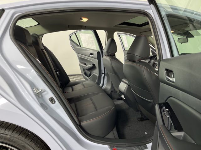 2025 Gray Sky Pearl Nissan Altima 2.5 SR FWD Sedan