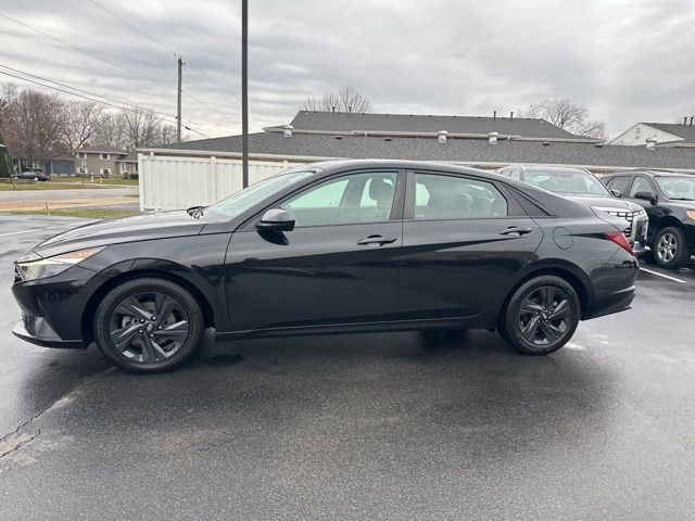 Used 2023 Black Hyundai SEL image 20