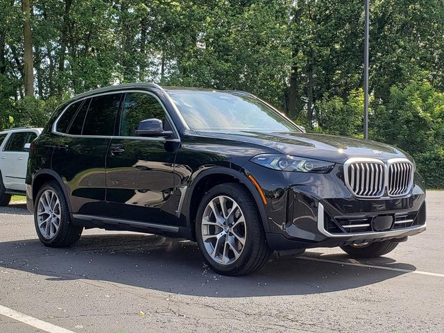 Used 2024 Black BMW xDrive40i image 9