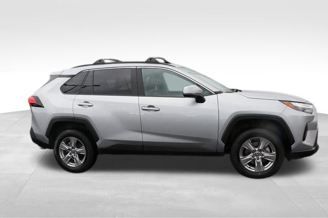 2023 Toyota RAV4 XLE 17