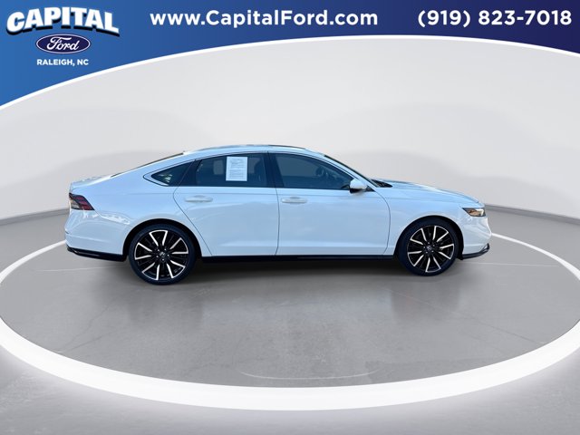Used 2023 White Honda Touring image 9