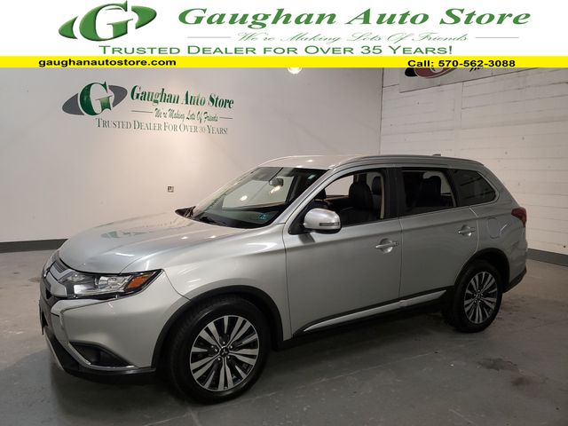 Silver 2020 Mitsubishi Outlander SUV / Crossover All-Wheel Drive Continuously Variable Transmission